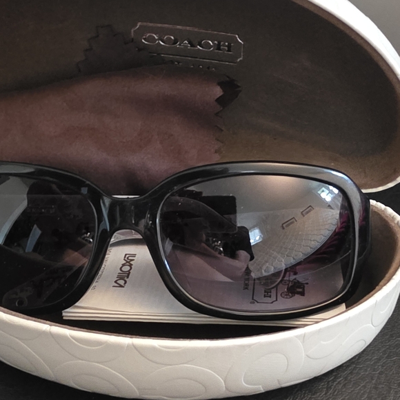 Coach Glossy Black Sunglasses - Picture 1 of 3